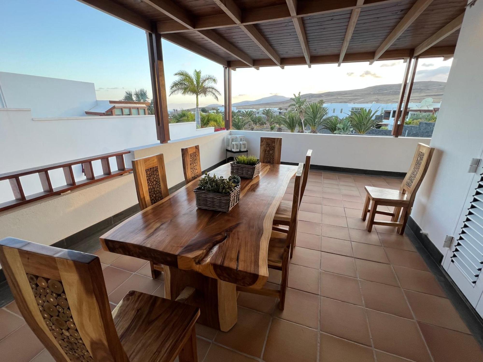 Villa Dedalos - A Luxury Large Villa With A Heated Pool In Puerto Calero Exterior photo