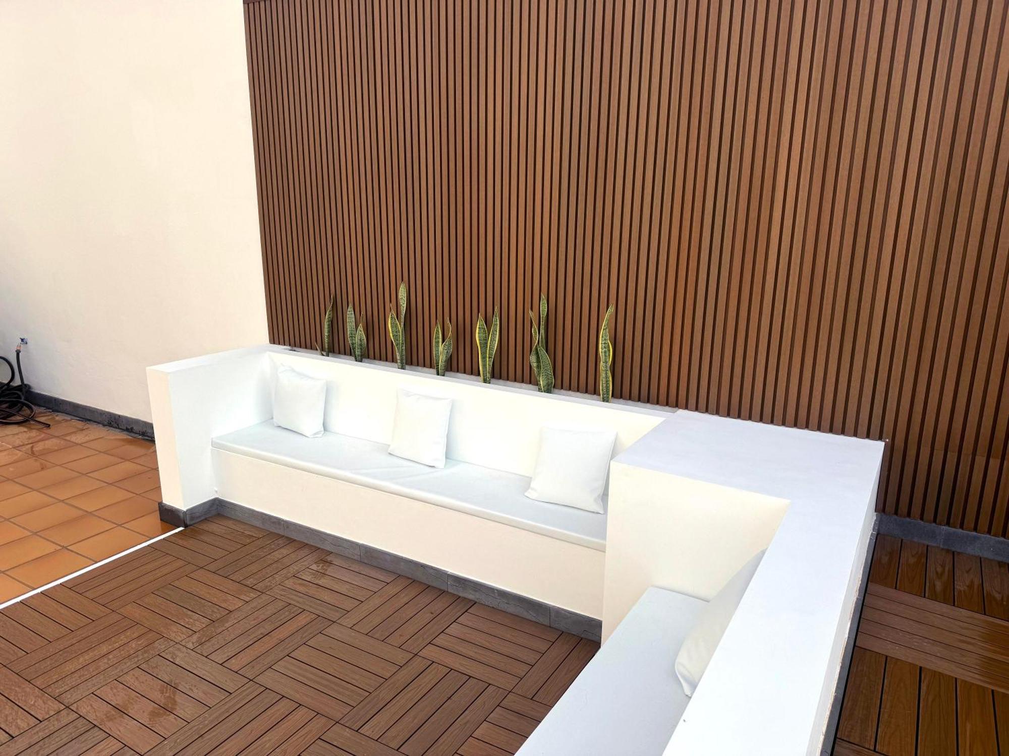 Villa Dedalos - A Luxury Large Villa With A Heated Pool In Puerto Calero Exterior photo