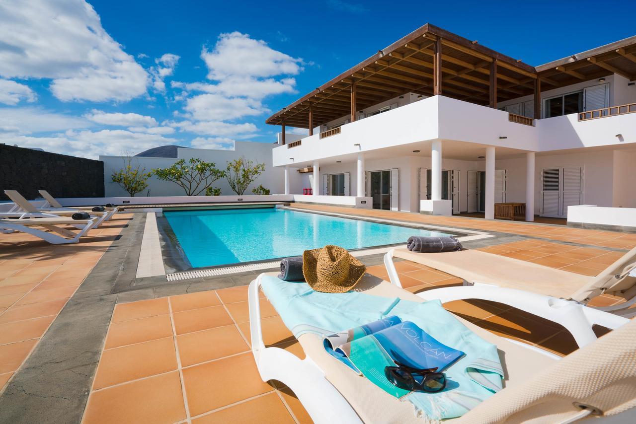Villa Dedalos - A Luxury Large Villa With A Heated Pool In Puerto Calero Exterior photo