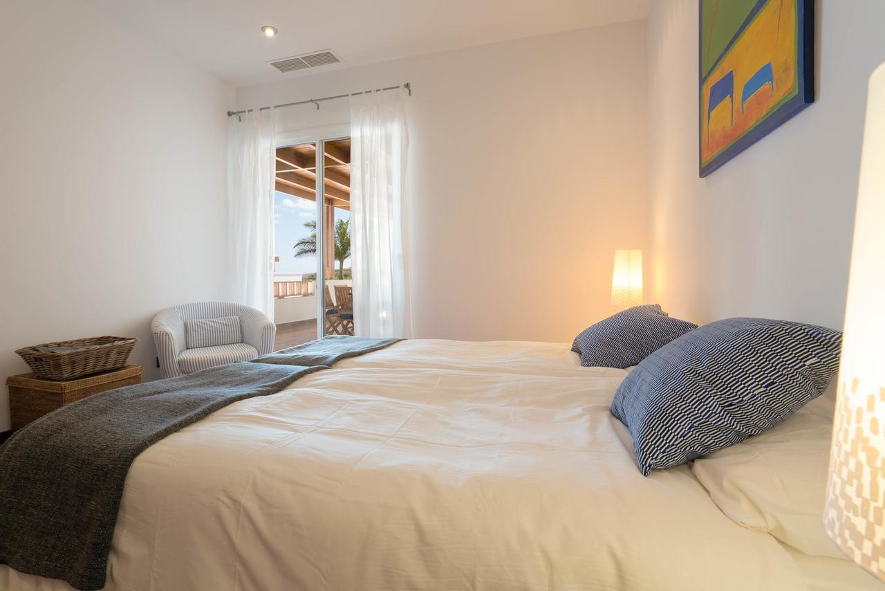 Villa Dedalos - A Luxury Large Villa With A Heated Pool In Puerto Calero Exterior photo